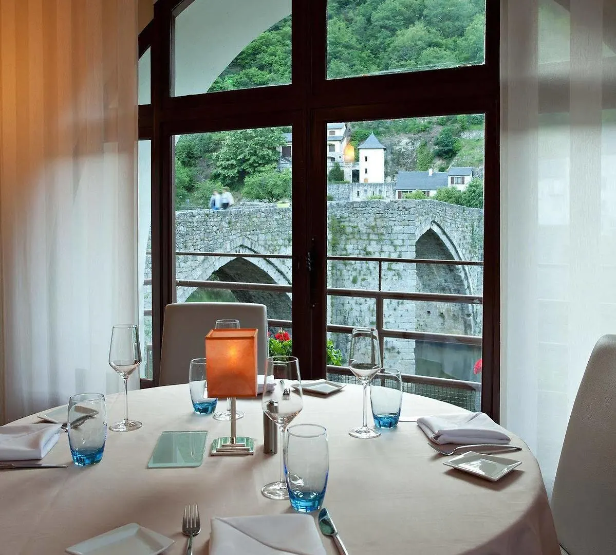 Hotel La Riviere Entraygues-sur-Truyere 3*,  France