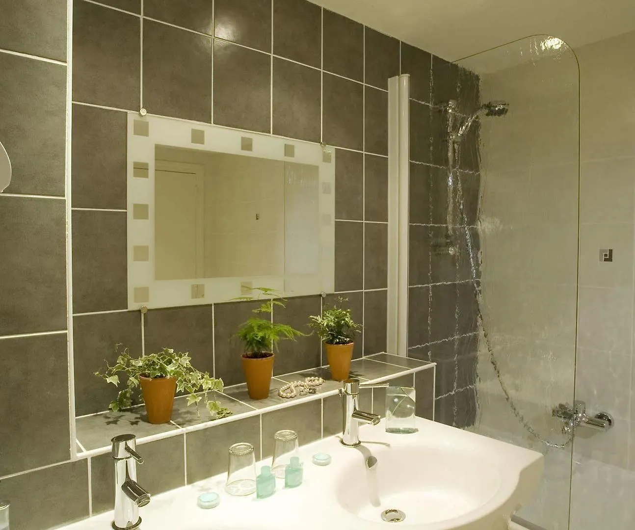 Hotel La Riviere Entraygues-sur-Truyere 3*,